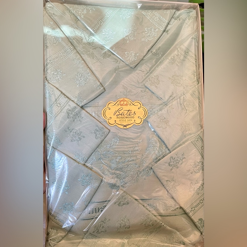 Vintage New Bates Damask Table Set 1474 Rosewood - Sea Foam Tablecloth, Napkins
